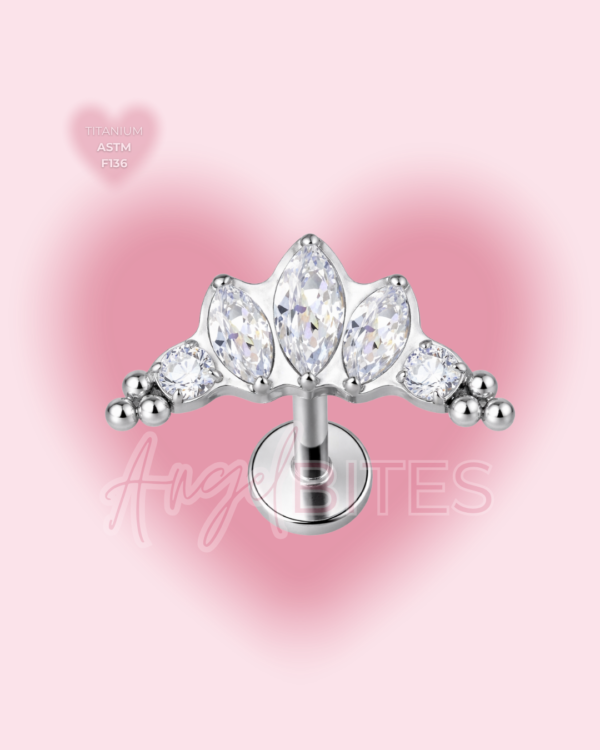 Crown Cluster Labret